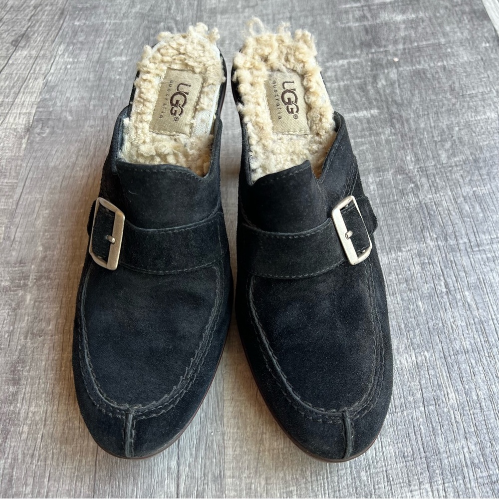 Ugg Australia Isabella  S/N 5565 Black Suede Mule Clog Size 7